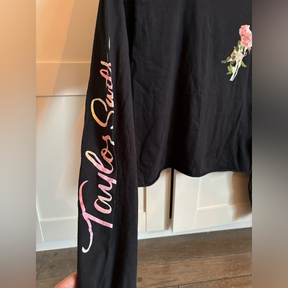 Black Flower Cropped Long Sleeve Tee | Official Taylor Swift Merch - Picture 4 of 6